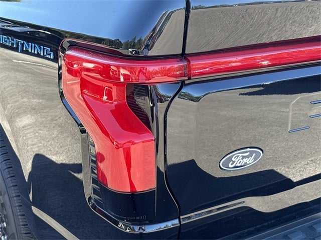 2025 Ford F-150 Lightning Lariat®