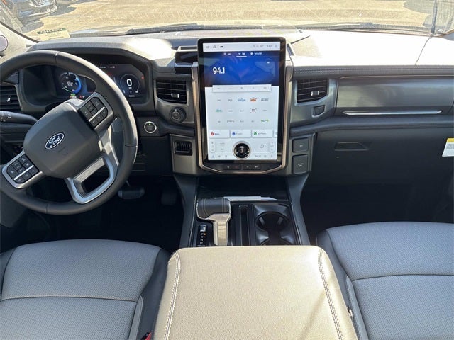 2025 Ford F-150 Lightning Lariat®