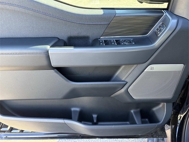 2025 Ford F-150 Lightning Lariat®