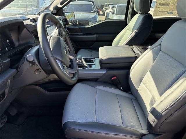 2025 Ford F-150 Lightning Lariat®