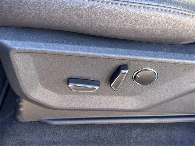 2025 Ford F-150 Lightning Lariat®