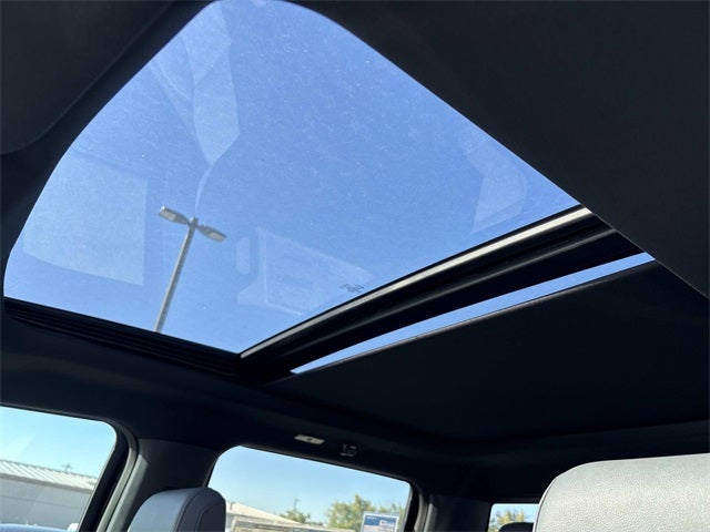 2025 Ford F-150 Lightning Lariat®