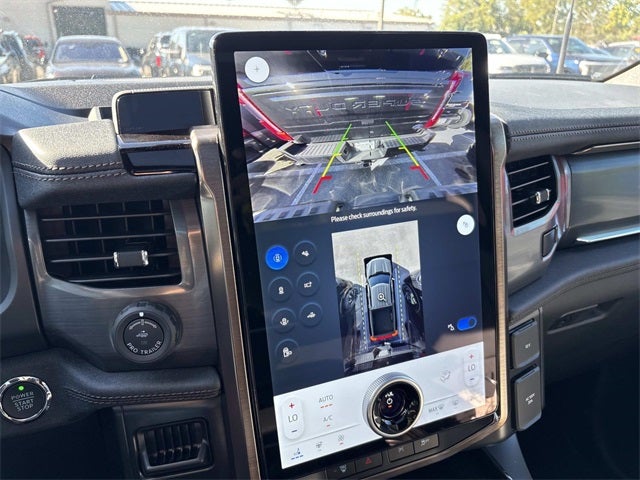 2025 Ford F-150 Lightning Lariat®