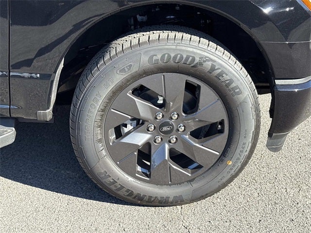 2025 Ford F-150 Lightning Lariat®