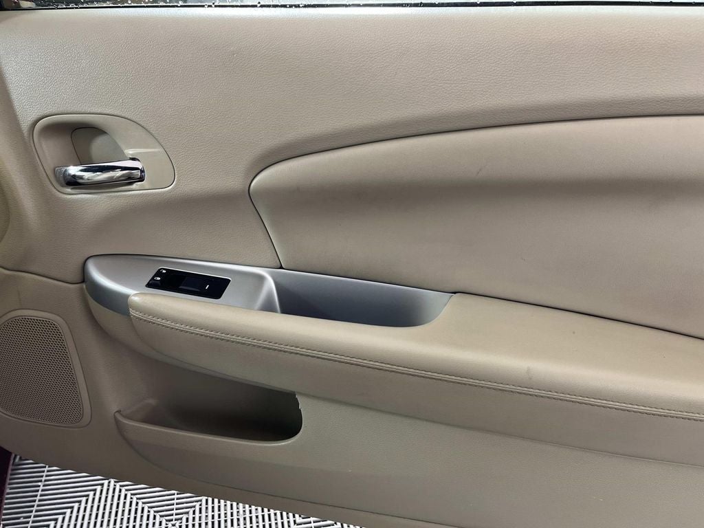 2014 Chrysler 200 Touring Convertible