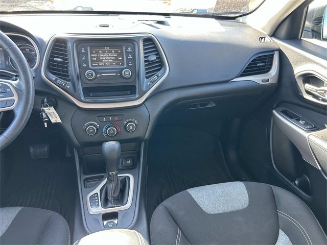 2017 Jeep Cherokee Sport