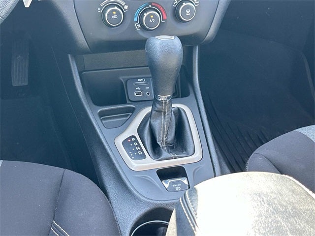 2017 Jeep Cherokee Sport