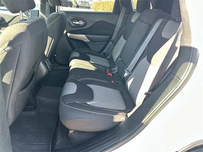 2017 Jeep Cherokee Sport