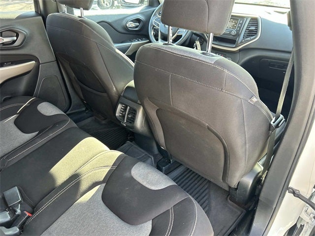 2017 Jeep Cherokee Sport