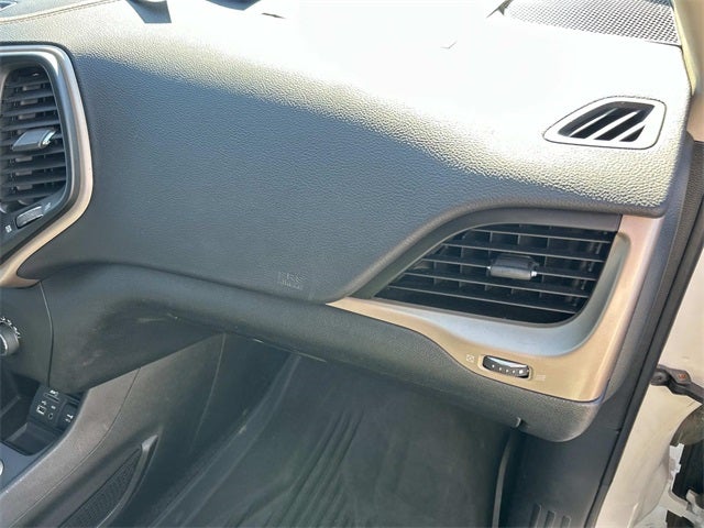 2017 Jeep Cherokee Sport