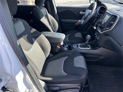 2017 Jeep Cherokee Sport