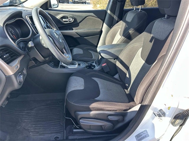 2017 Jeep Cherokee Sport