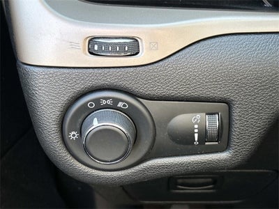 2017 Jeep Cherokee Sport