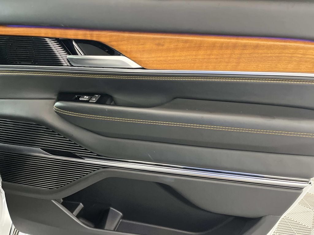2024 Jeep Grand Wagoneer L Series III