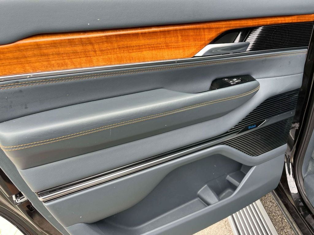 2022 Jeep Grand Wagoneer Series II