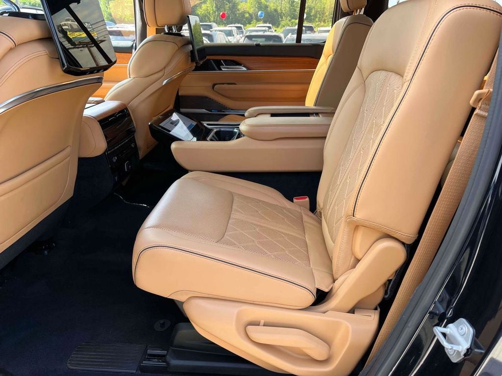 2022 Jeep Grand Wagoneer Series III