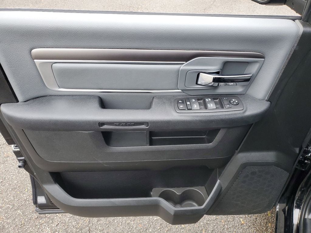 2024 RAM 1500 Classic SLT TRADESMAN