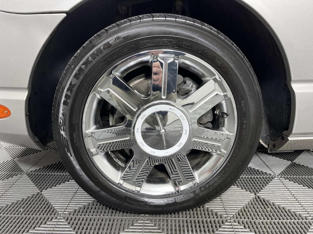 2005 Ford Thunderbird Base