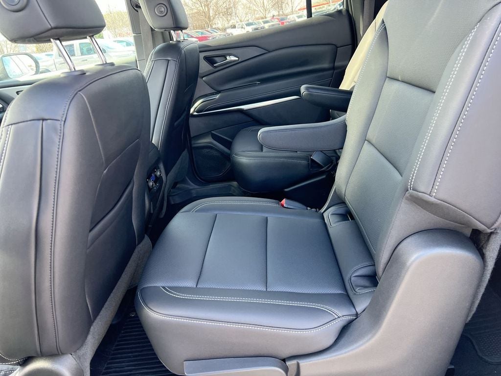 2025 Chevrolet Traverse FWD LT