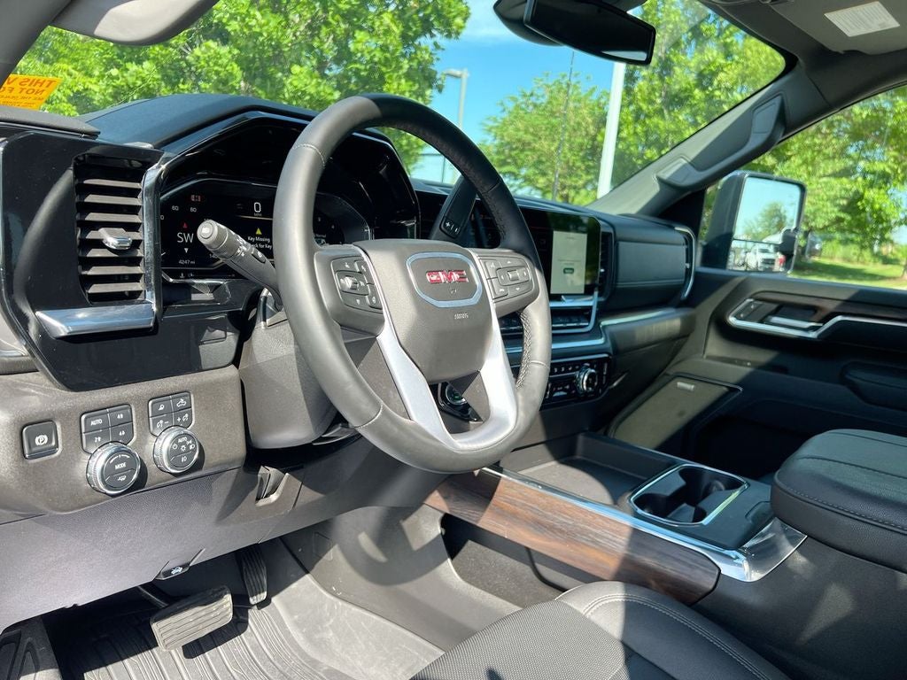 2025 GMC Sierra 2500 SLT