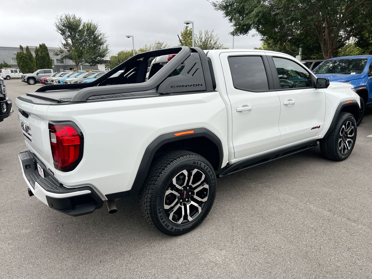 2025 GMC Canyon 4WD AT4