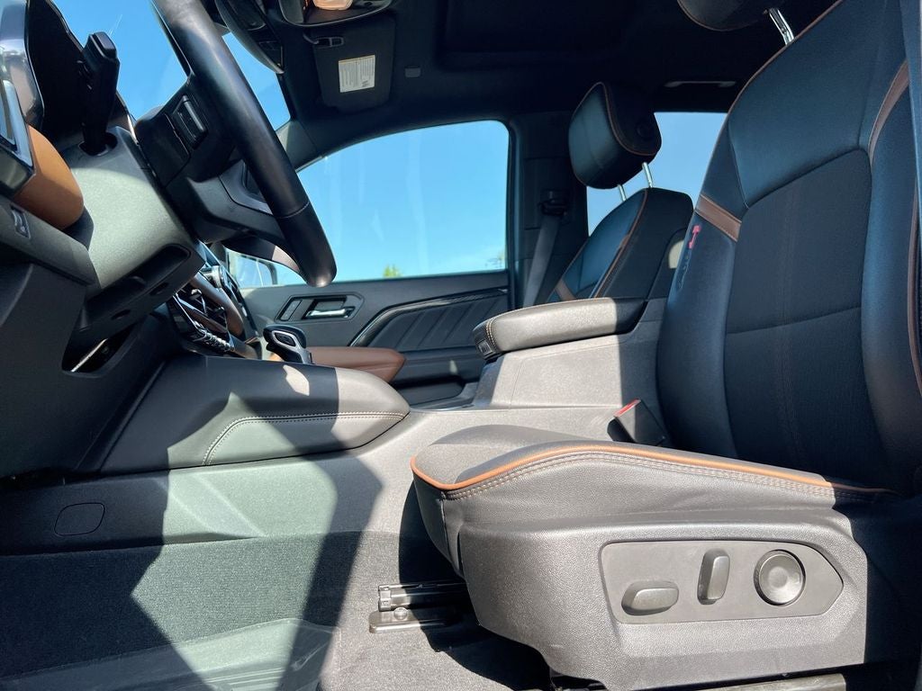 2023 GMC Canyon 4WD AT4