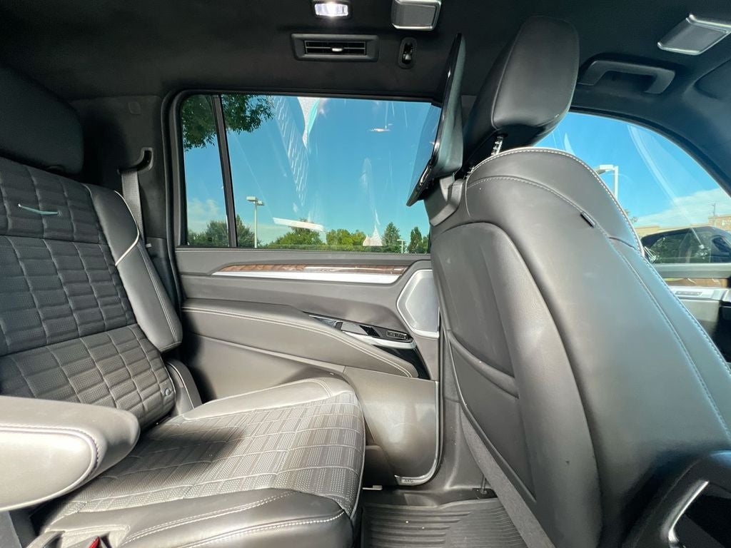 2025 Cadillac Escalade ESV 4WD Premium Luxury Platinum
