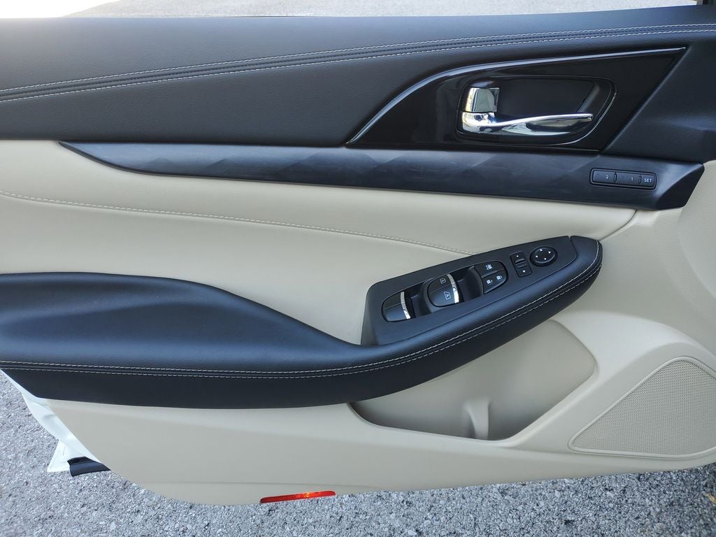 2023 Nissan Maxima Platinum
