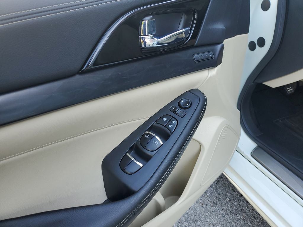 2023 Nissan Maxima Platinum