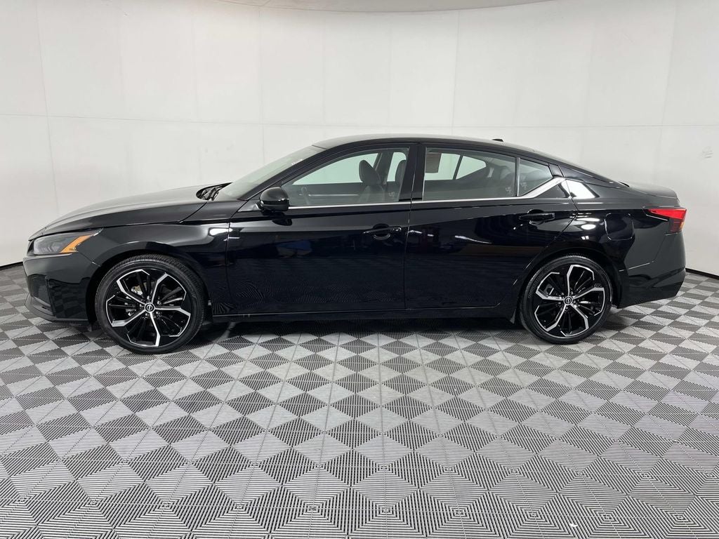 2025 Nissan Altima 2.5 SR