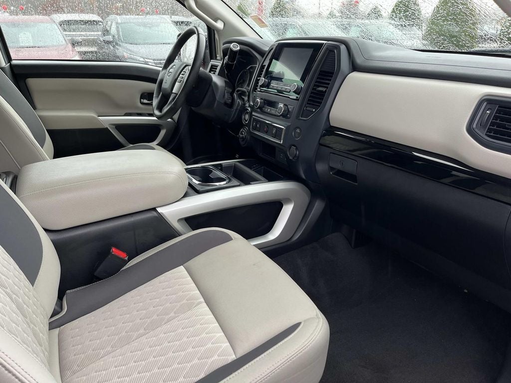 2024 Nissan Titan SV