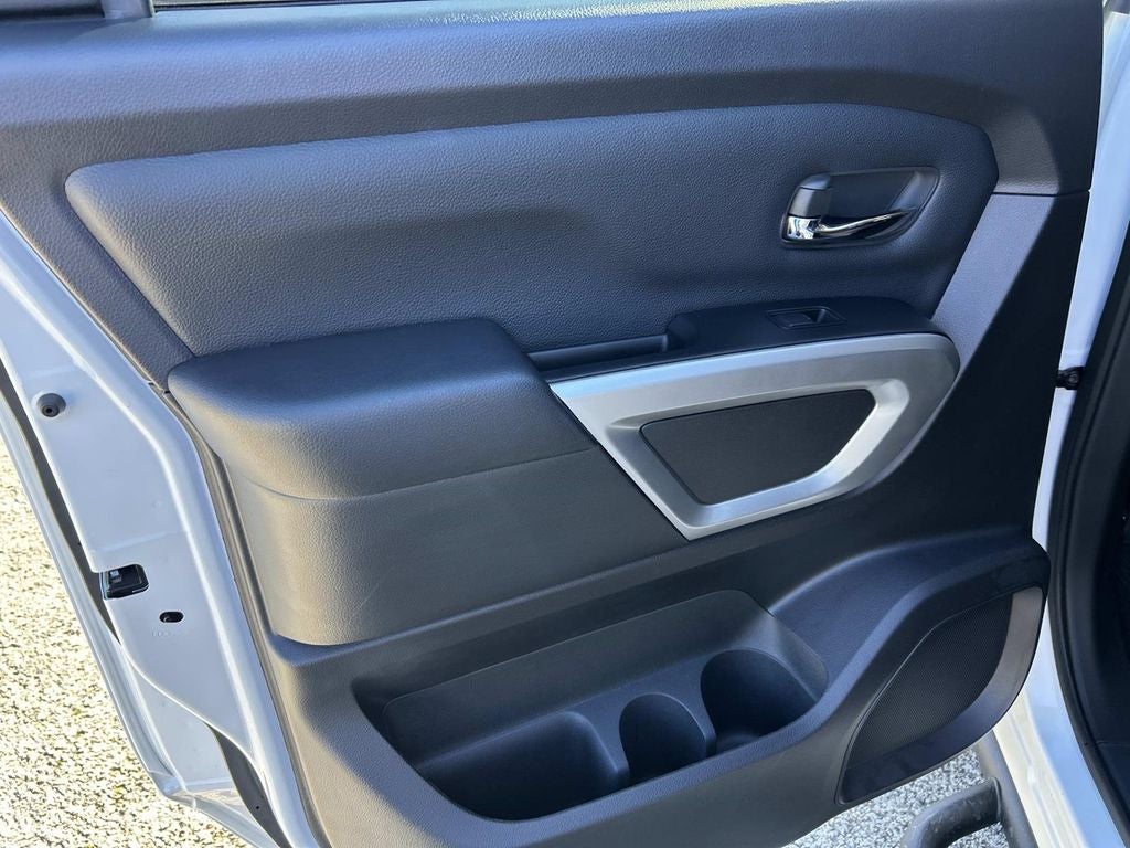 2024 Nissan Titan SV