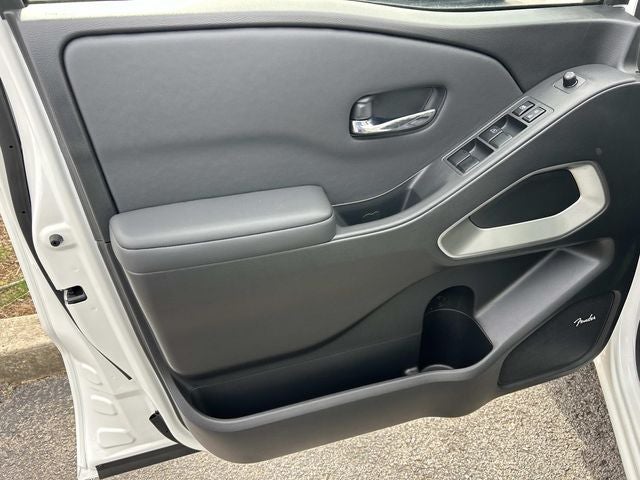 2024 Nissan Frontier SL