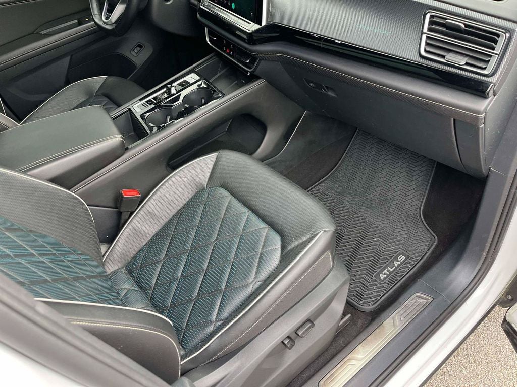2024 Volkswagen Atlas Cross Sport 2.0T SEL Premium R-Line
