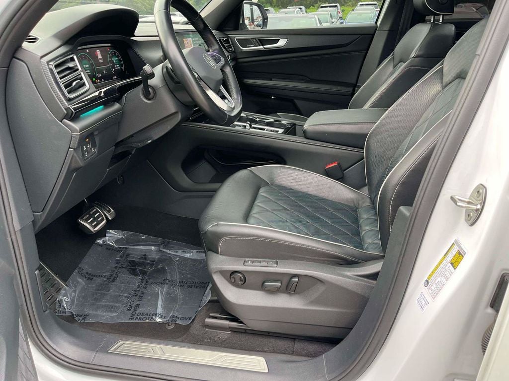 2024 Volkswagen Atlas Cross Sport 2.0T SEL Premium R-Line