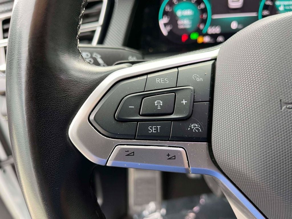 2024 Volkswagen Atlas Cross Sport 2.0T SEL Premium R-Line