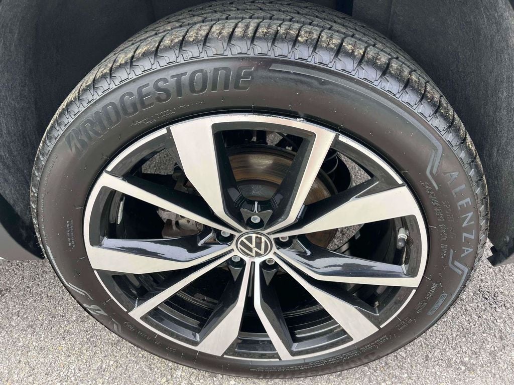 2024 Volkswagen Atlas Cross Sport 2.0T SEL Premium R-Line