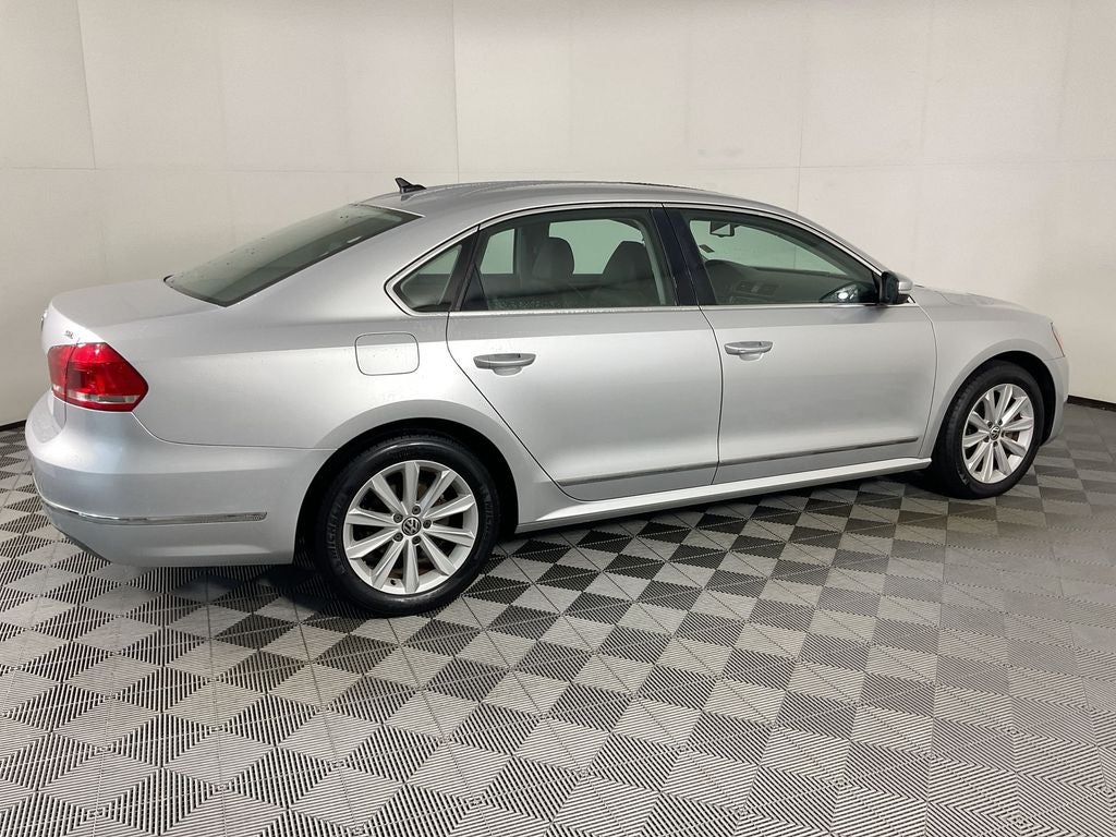 2013 Volkswagen Passat 2.5 SEL Premium