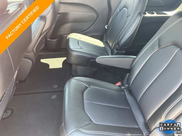2025 Chrysler Voyager LX