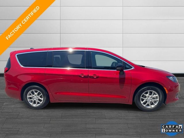 2025 Chrysler Voyager LX
