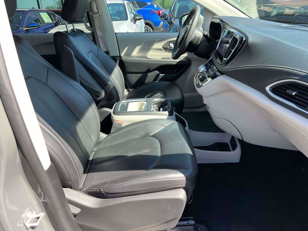 2022 Chrysler Pacifica Hybrid Touring L