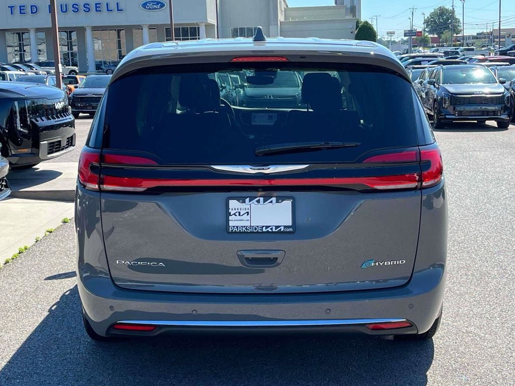 2022 Chrysler Pacifica Hybrid Touring L