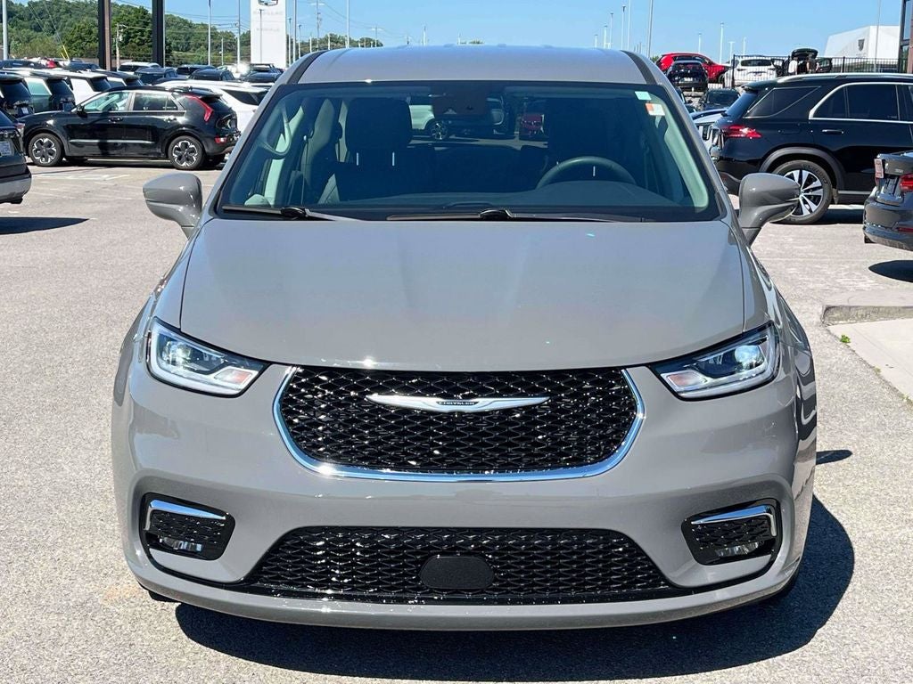 2022 Chrysler Pacifica Hybrid Touring L