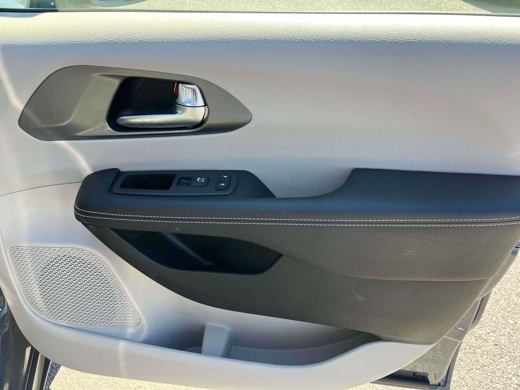 2022 Chrysler Pacifica Hybrid Touring L