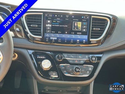 2023 Chrysler Pacifica Hybrid Pinnacle