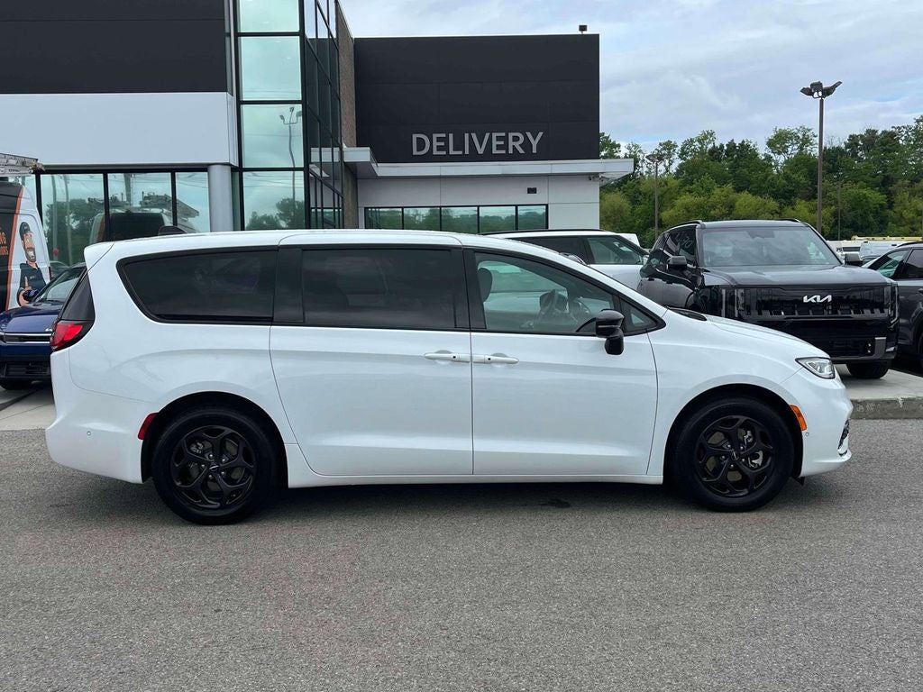 2024 Chrysler Pacifica Hybrid Select