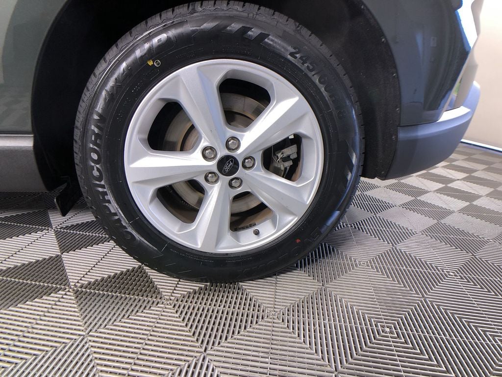 2023 Ford Edge SE