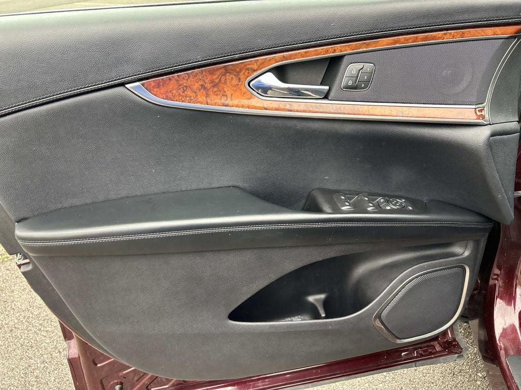 2019 Lincoln Nautilus Select