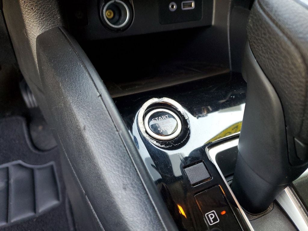 2023 Nissan Versa 1.6 SV