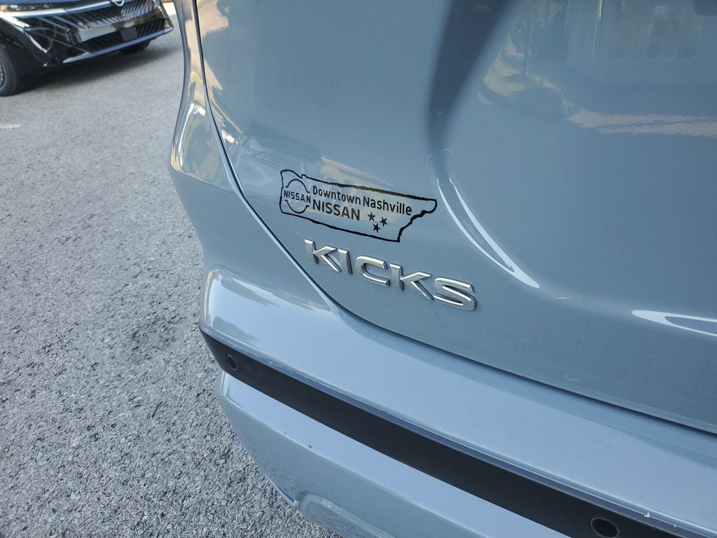 2021 Nissan Kicks SR